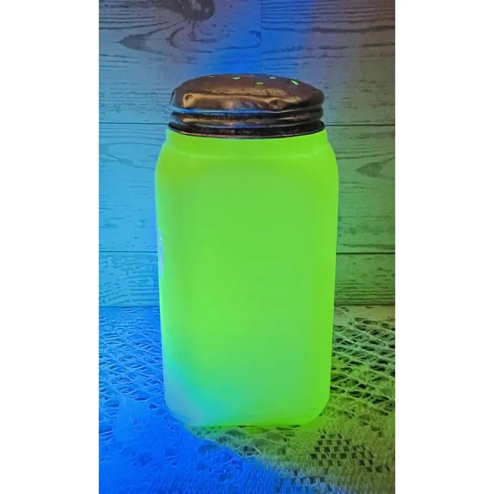Vintage McKee Yellow Custard Uranium Glass Shaker Set Of 2 w/lids Art Deco 1930s